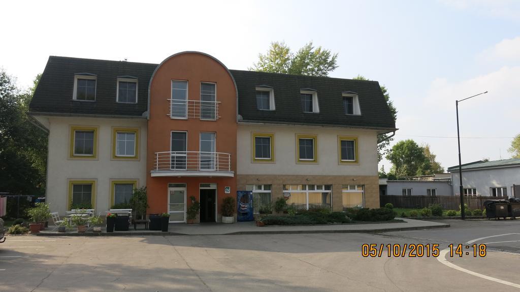 Hotel Ned Hockey Nymburk Exterior photo