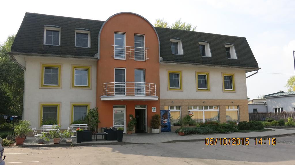 Hotel Ned Hockey Nymburk Exterior photo